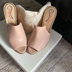 New never worn wedges